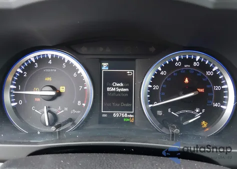 2019 Toyota Highlander Xle z USA, uszkodzony, nr VIN 5TDJZRFH4KS576735